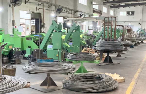 陽(yáng)昶精密制造螺母車(chē)間